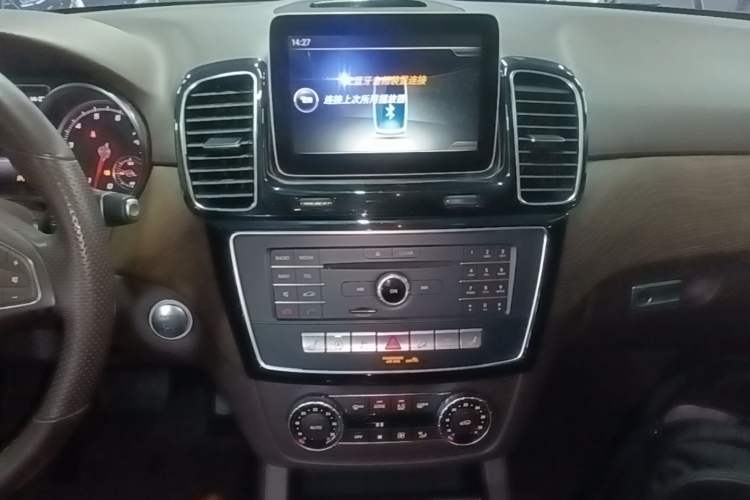 Used Mercedes-Benz GLE 2017 GLE 320 4MATIC Dynamic Model Audio And AC Panel