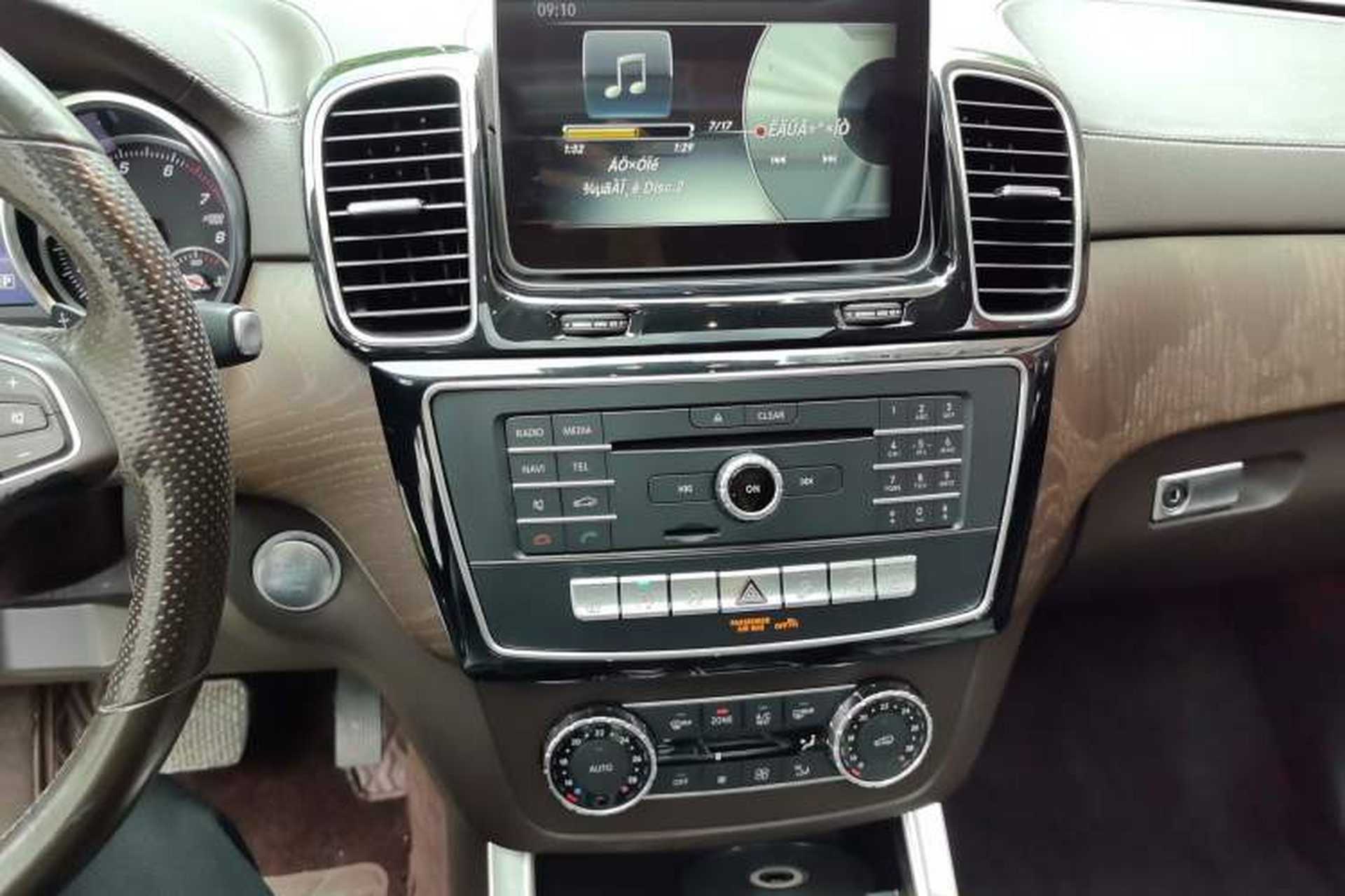 Used Mercedes-Benz GLE 2017 GLE 320 4MATIC Dynamic Model Audio And AC Panel