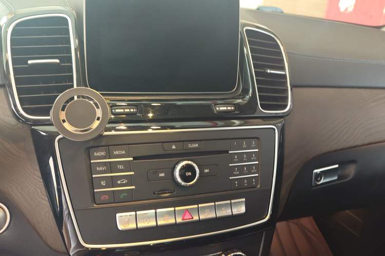 Used Mercedes-Benz GLE 2017 GLE 320 4MATIC Dynamic Model Audio And AC Panel