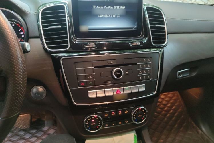 Used Mercedes-Benz GLE 2017 GLE 400 4MATIC Audio And AC Panel