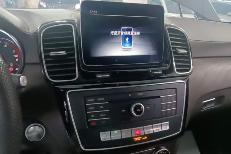 Used Mercedes-Benz GLE 2017 GLE 320 4MATIC Dynamic Model Audio And AC Panel