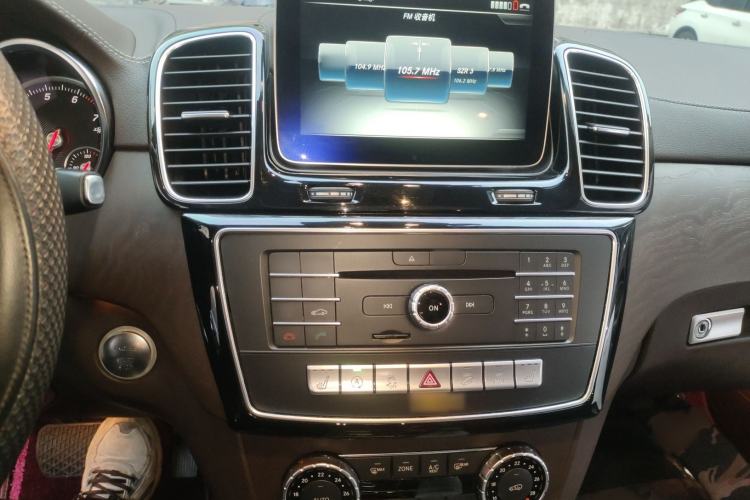 Used Mercedes-Benz GLE 2017 GLE 320 4MATIC Dynamic Model Audio And AC Panel