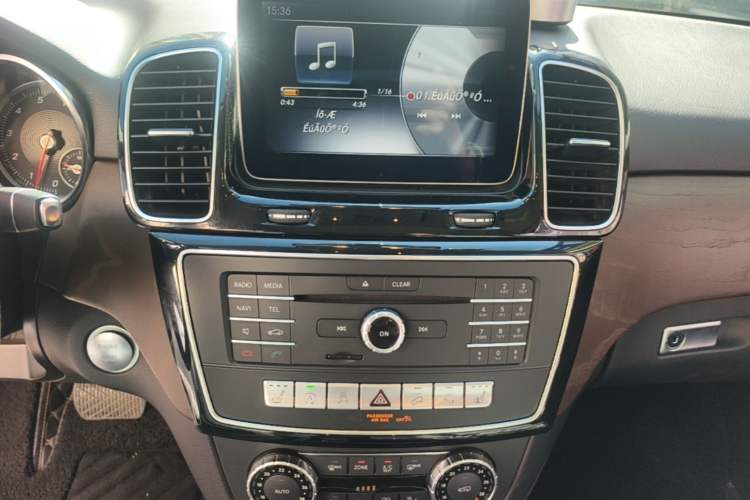 Used Mercedes-Benz GLE 2017 GLE 320 4MATIC Dynamic Model Audio And AC Panel