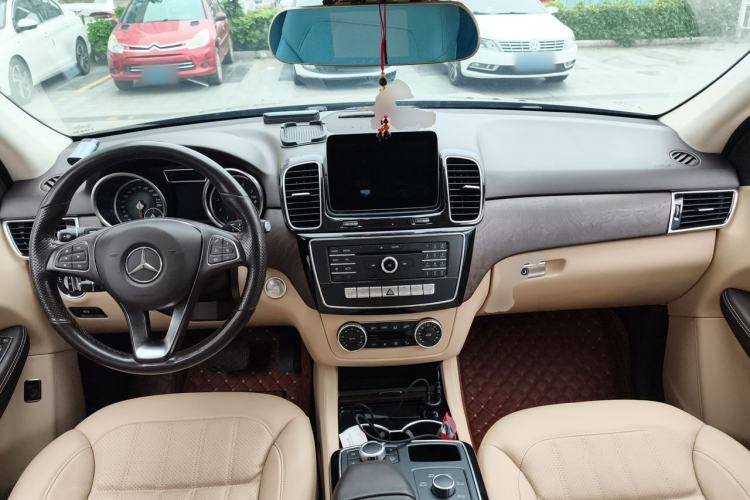 Used Mercedes-Benz GLE 2017 GLE 320 4MATIC Luxury Model Center Console