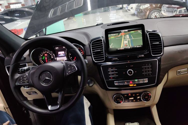 Used Mercedes-Benz GLE 2017 GLE 400 4MATIC Center Console