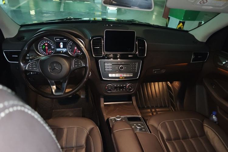 Used Mercedes-Benz GLE 2017 GLE 320 4MATIC Dynamic Model Center Console