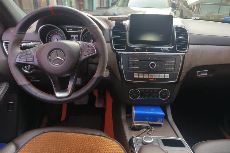 Used Mercedes-Benz GLE 2017 GLE 320 4MATIC Dynamic Model Center Console