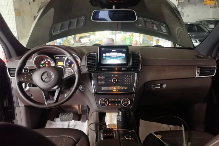 Used Mercedes-Benz GLE 2017 GLE 400 4MATIC Center Console