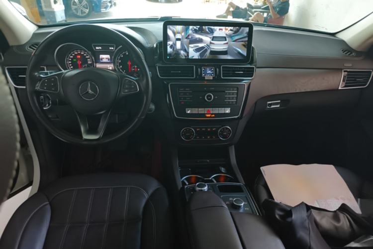 Used Mercedes-Benz GLE 2017 GLE 320 4MATIC Dynamic Model Center Console