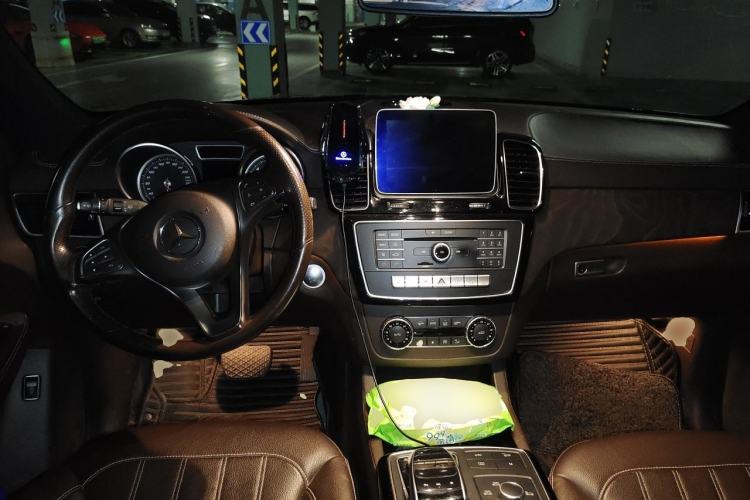 Used Mercedes-Benz GLE 2017 GLE 400 4MATIC Center Console