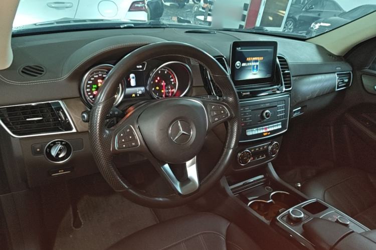 Used Mercedes-Benz GLE 2017 GLE 320 4MATIC Dynamic Model Center Console