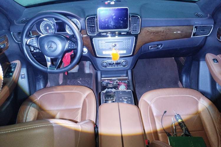 Used Mercedes-Benz GLE  Center Console