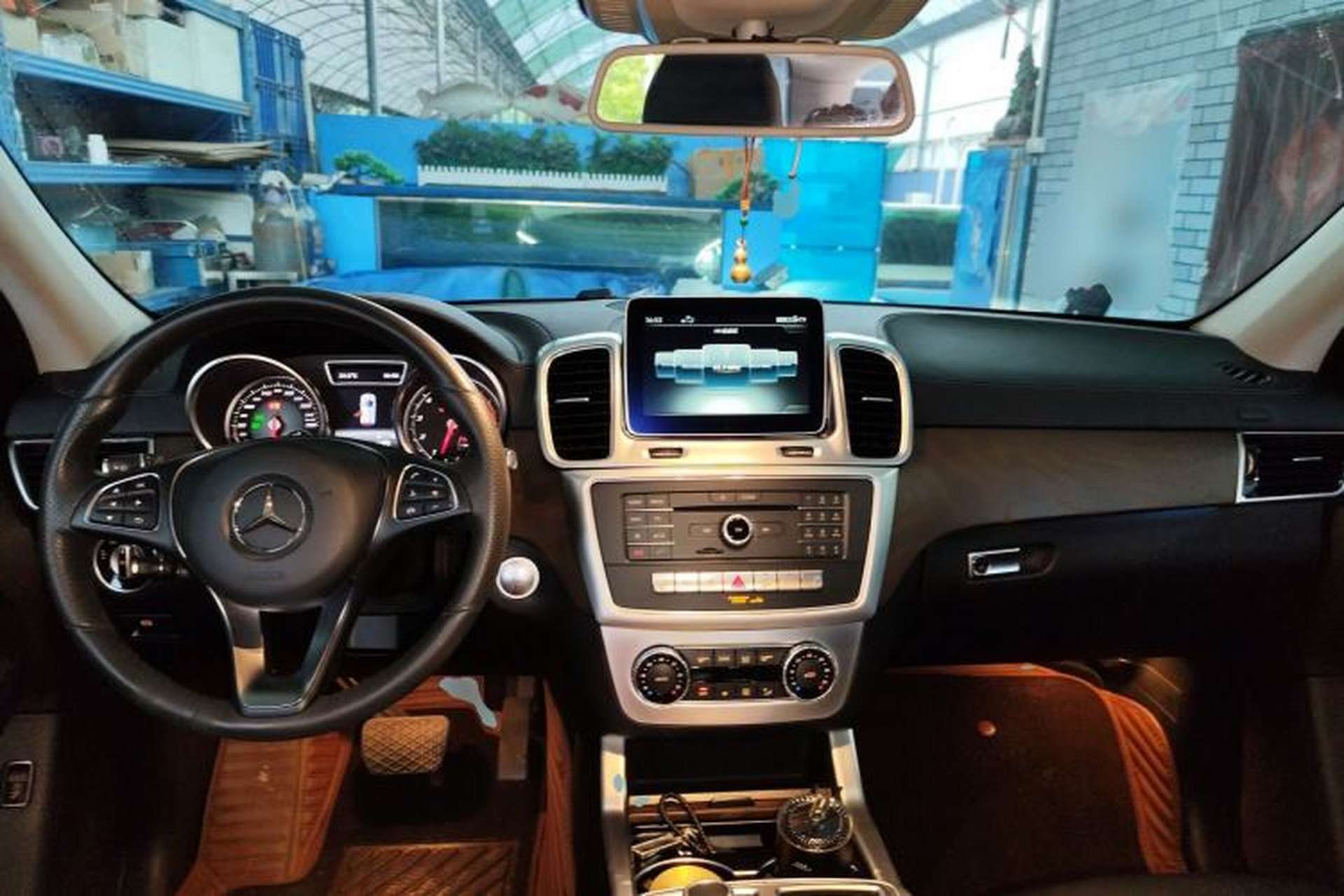 Used Mercedes-Benz GLE 2017 GLE 320 4MATIC Dynamic Model Center Console