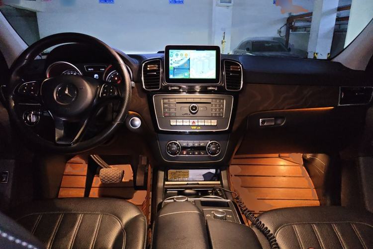 Used Mercedes-Benz GLE 2017 GLE 320 4MATIC Luxury Model Center Console