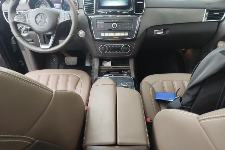 Used Mercedes-Benz GLE 2017 GLE 400 4MATIC Center Console