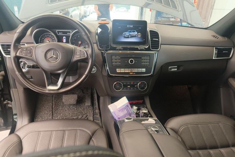 Used Mercedes-Benz GLE 2017 GLE 320 4MATIC Luxury Model Center Console
