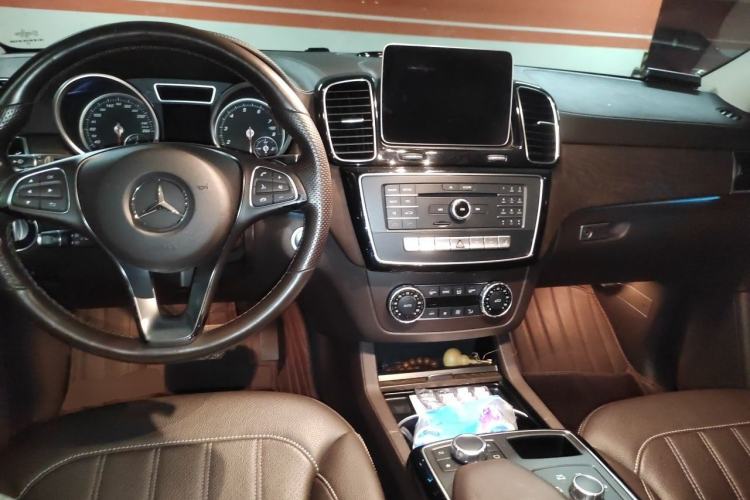Used Mercedes-Benz GLE 2017 GLE 320 4MATIC Dynamic Model Center Console