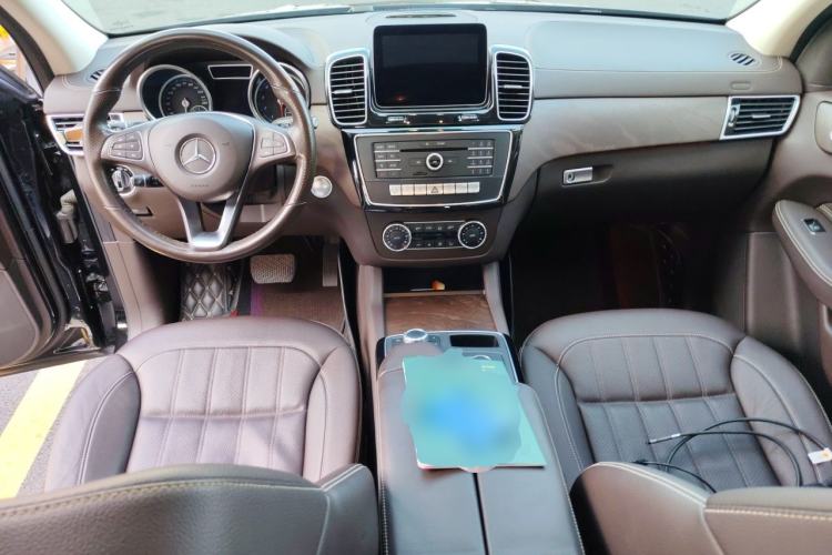Used Mercedes-Benz GLE 2017 GLE 320 4MATIC Dynamic Model Center Console