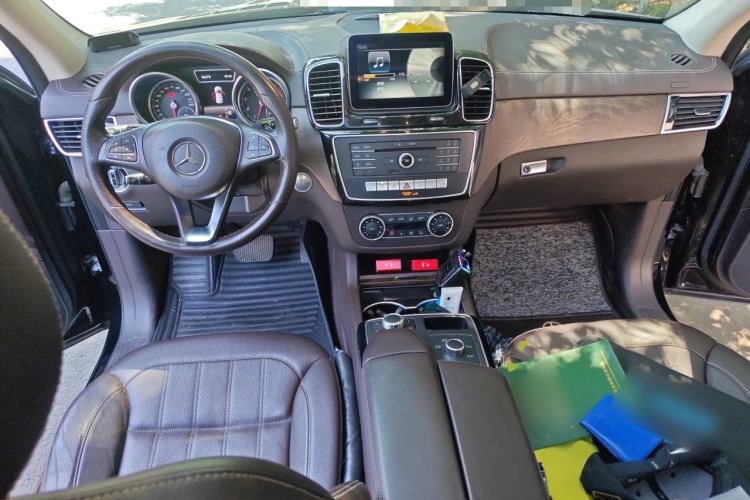 Used Mercedes-Benz GLE 2017 GLE 320 4MATIC Dynamic Model Center Console