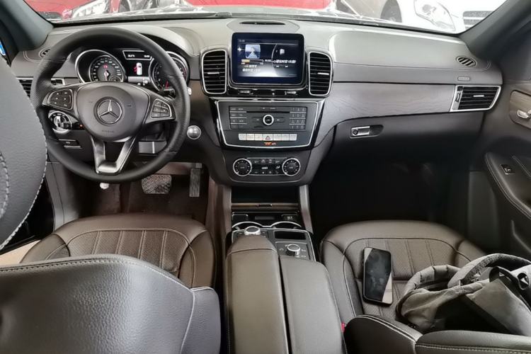 Used Mercedes-Benz GLE 2017 GLE 320 4MATIC Dynamic Model Center Console