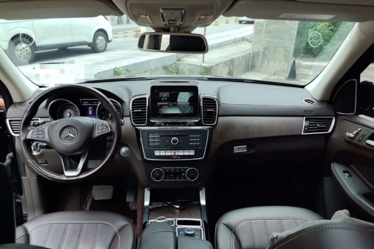 Used Mercedes-Benz GLE 2017 GLE 320 4MATIC Dynamic Model Center Console