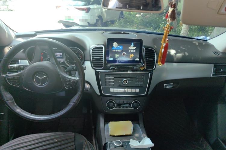 Used Mercedes-Benz GLE  Center Console