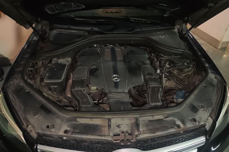 Used Mercedes-Benz GLE 2017 GLE 320 4MATIC Dynamic Model Engine Bay