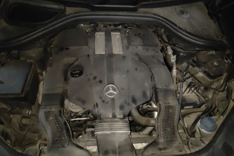 Used Mercedes-Benz GLE 2017 GLE 320 4MATIC Dynamic Model Engine Bay