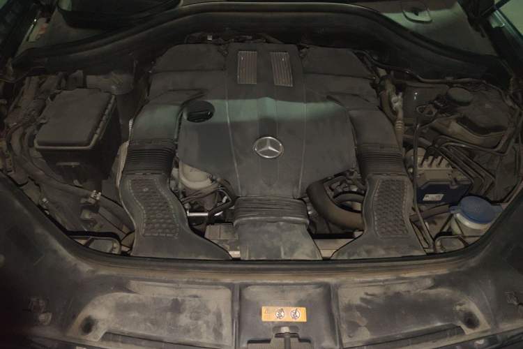 Used Mercedes-Benz GLE 2017 GLE 320 4MATIC Dynamic Model Engine Bay