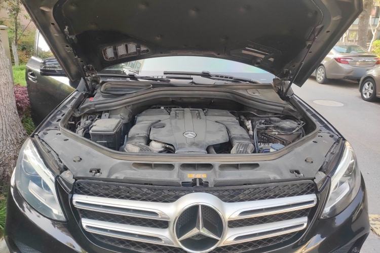 Used Mercedes-Benz GLE 2017 GLE 320 4MATIC Dynamic Model Engine Bay