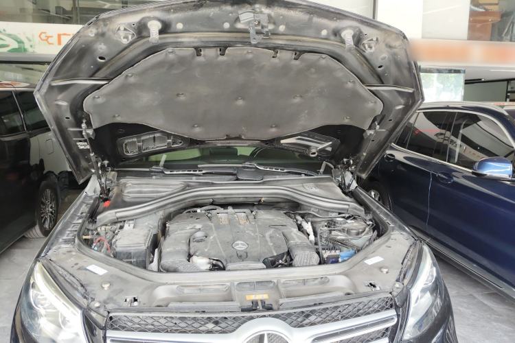 Used Mercedes-Benz GLE 2017 GLE 320 4MATIC Dynamic Model Engine Bay