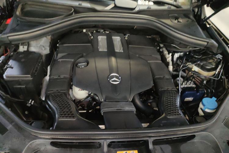 Used Mercedes-Benz GLE 2017 GLE 320 4MATIC Dynamic Model Engine Bay