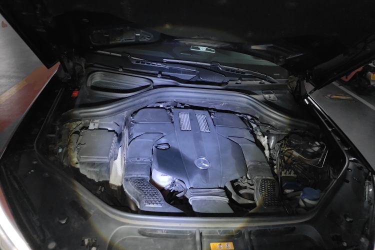 Used Mercedes-Benz GLE 2017 GLE 320 4MATIC Dynamic Model Engine Bay