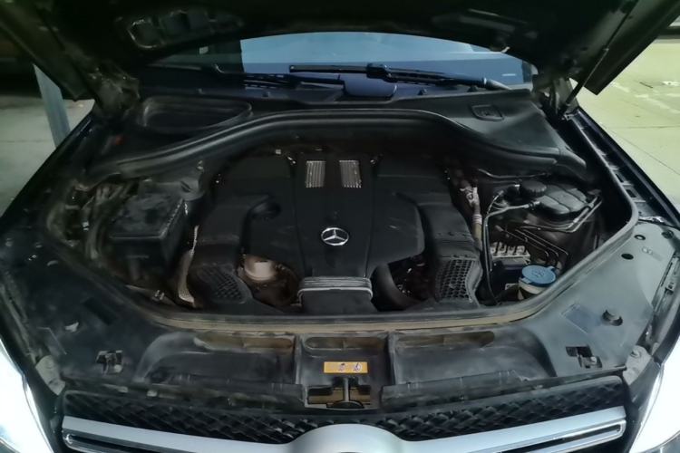 Used Mercedes-Benz GLE 2017 GLE 320 4MATIC Dynamic Model Engine Bay
