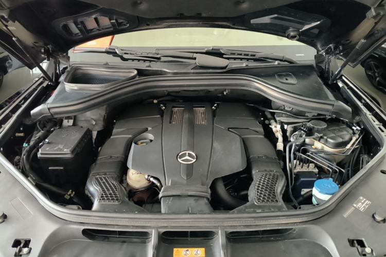 Used Mercedes-Benz GLE 2017 GLE 320 4MATIC Dynamic Model Engine Bay