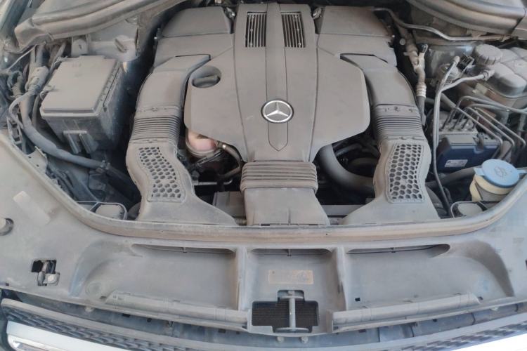 Used Mercedes-Benz GLE 2017 GLE 320 4MATIC Dynamic Model Engine Bay