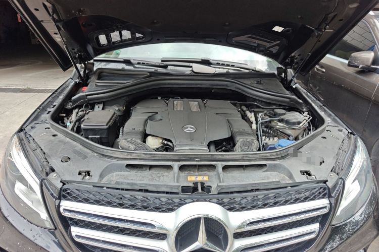 Used Mercedes-Benz GLE 2017 GLE 320 4MATIC Dynamic Model Engine Bay