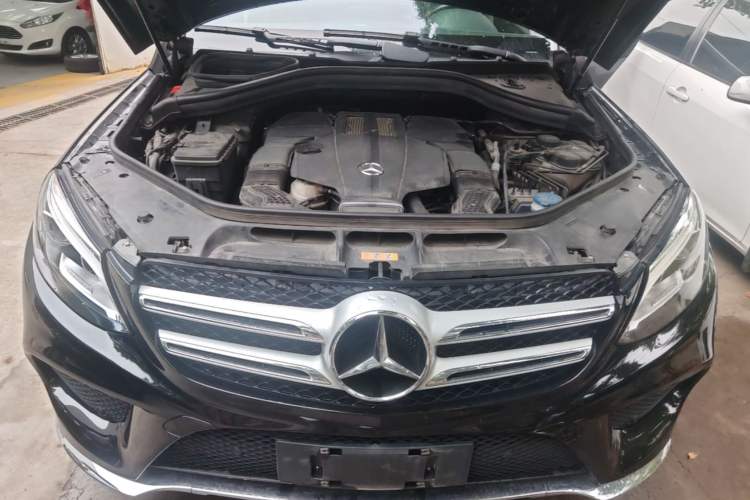 Used Mercedes-Benz GLE 2017 GLE 320 4MATIC Dynamic Model Engine Bay