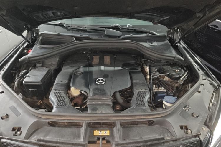 Used Mercedes-Benz GLE 2017 GLE 320 4MATIC Dynamic Model Engine Bay