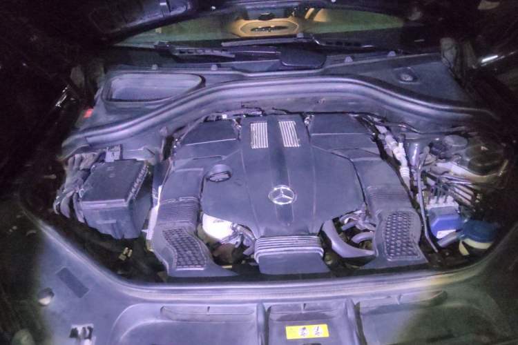 Used Mercedes-Benz GLE 2017 GLE 320 4MATIC Luxury Model Engine Bay
