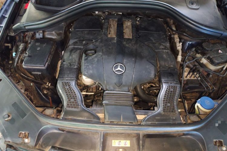 Used Mercedes-Benz GLE 2017 GLE 320 4MATIC Dynamic Model Engine Bay