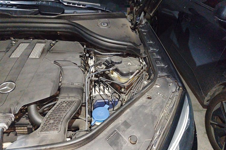 Used Mercedes-Benz GLE 2017 GLE 320 4MATIC Dynamic Model Engine Bay Left