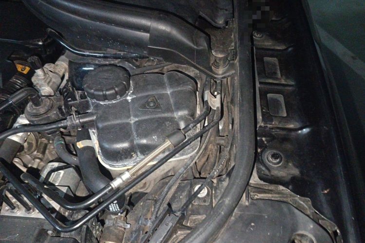 Used Mercedes-Benz GLE 2017 GLE 320 4MATIC Dynamic Model Engine Bay Left