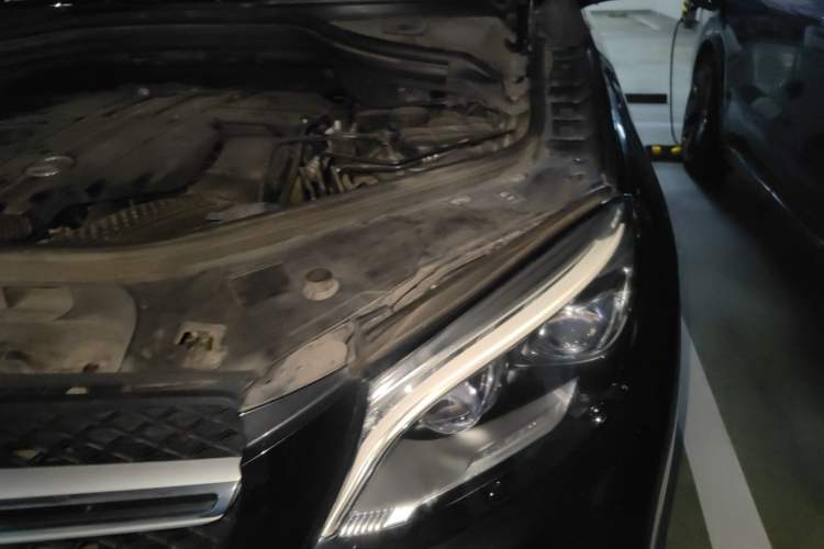 Used Mercedes-Benz GLE 2017 GLE 320 4MATIC Dynamic Model Engine Bay Left