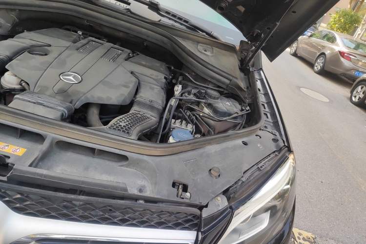 Used Mercedes-Benz GLE 2017 GLE 320 4MATIC Dynamic Model Engine Bay Left