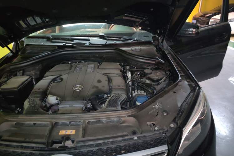 Used Mercedes-Benz GLE 2017 GLE 320 4MATIC Dynamic Model Engine Bay Left