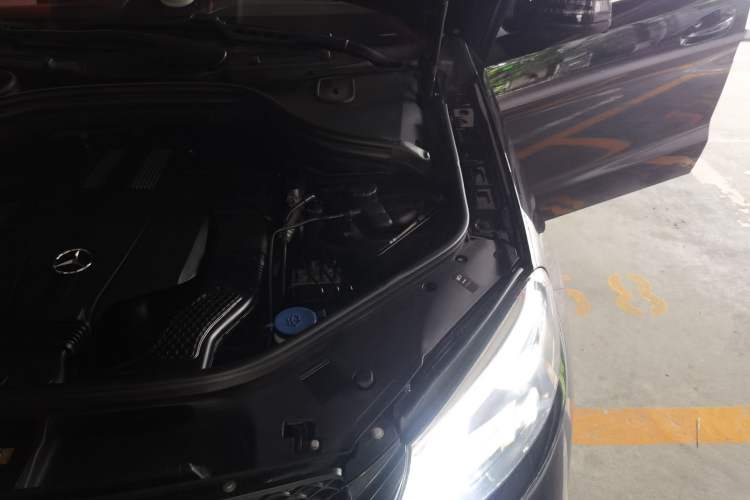 Used Mercedes-Benz GLE 2017 GLE 400 4MATIC Engine Bay Left