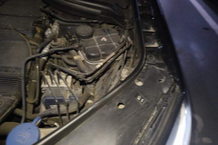 Used Mercedes-Benz GLE 2017 GLE 320 4MATIC Dynamic Model Engine Bay Left