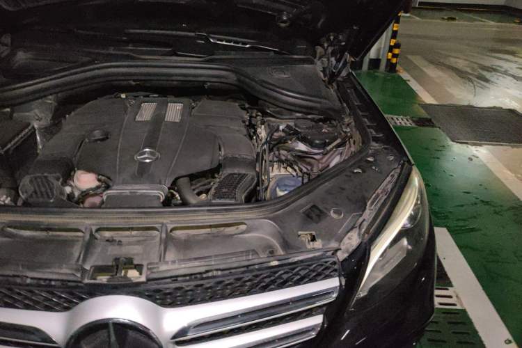 Used Mercedes-Benz GLE 2017 GLE 320 4MATIC Dynamic Model Engine Bay Left