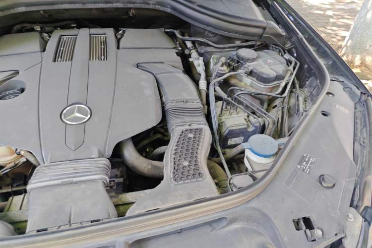 Used Mercedes-Benz GLE 2017 GLE 400 4MATIC Engine Bay Left